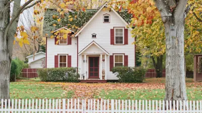 How to Declutter and Simplify Your Life Before a Downsizing Move