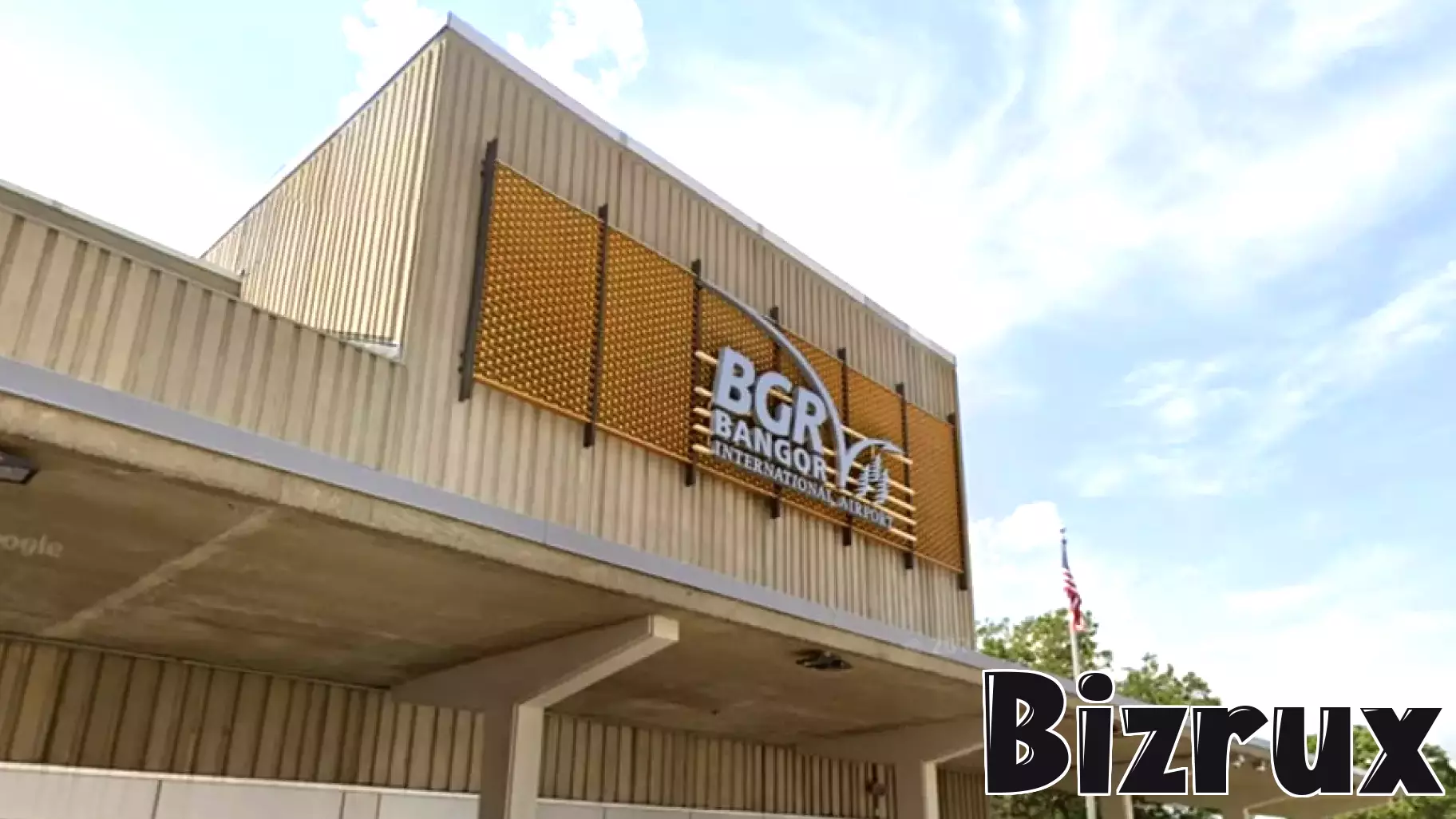 Business jet with 8 on board crashes during takeoff in Maine