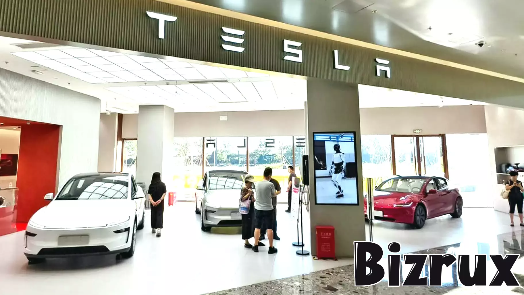 Chinese Consumers React to Elon Musk's Budget Tesla Models