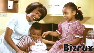 A Glimpse into the Evolution of Motherhood Through Vintage Photos