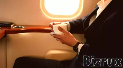 Boyfriend Faces Dilemma Over Flight Seating Choice with Girlfriend