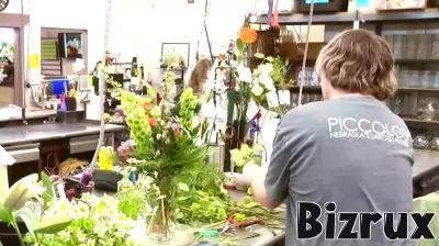 Mother’s Day boosts flower shop sales despite higher costs